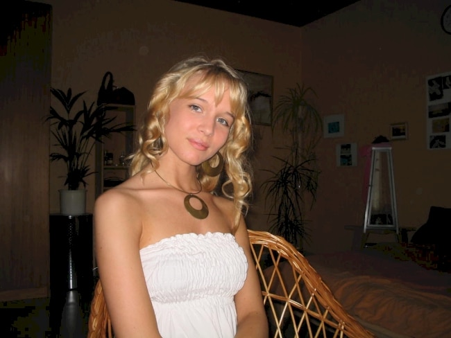 Adopte une petite libertine seule