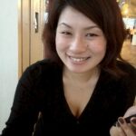 Femme asiatique autoritaire pour mec qui est docile