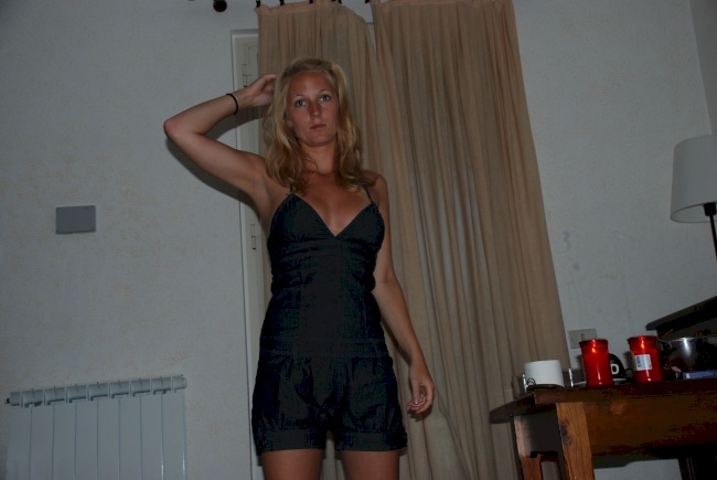 jeune femme coquine domina pour libertin docile